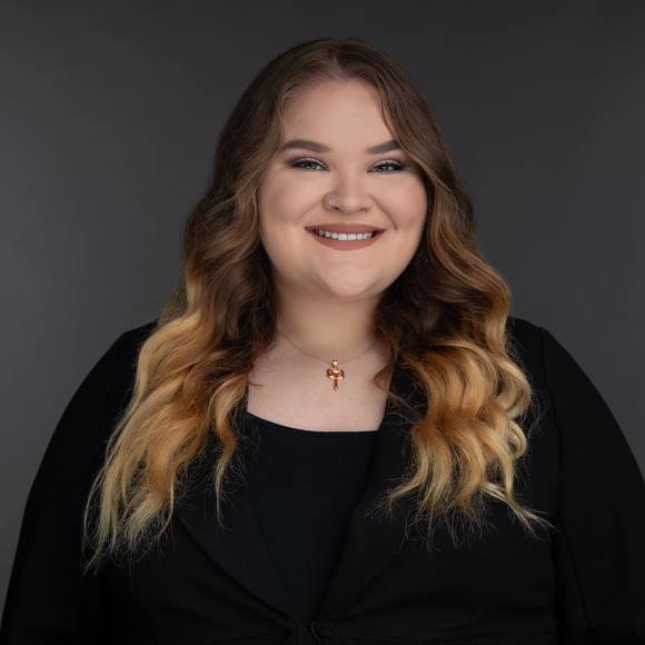 Meet your Posher, Hannah - Picture 1 of 1